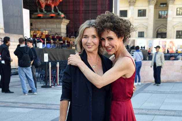 Classic Open Air - Berlin Tina Ruland und Anastasia Zampounidis beim Classic Open Air auf dem Gendarmenmarkt in Berlin am 09.07.2026 *** Classic Open Air Berlin: Tina Ruland and Anastasia Zampounidis at the Classic Open Air on the Gendarmenmarkt in Berlin on July 9, 2026 Copyright: xEventpressxBerndtx