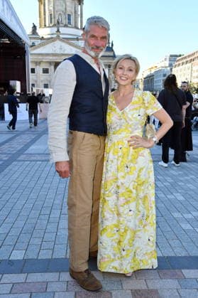 Classic Open Air - Berlin Dana Golombek mit Partner Ralf Barthelt beim Classic Open Air auf dem Gendarmenmarkt in Berlin am 09.07.2026 *** Classic Open Air Berlin: Dana Golombek with her partner Ralf Barthelt at the Classic Open Air on the Gendarmenmarkt in Berlin on July 9, 2026 Copyright: xEventpressxBerndtx