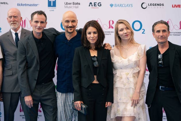 Silver Clef Awards 2026 - Arrivals Jim Glennie, Andy Diagram, David Baynton-Powe, Tim Booth, Chloe Alper, Adrian Oxaal and Saul Davies of James pose attend the Nordoff & Robbins O2 Silver Clef Awards at the Royal Albert Hall on July 09, 2026 in London, England., Credit:Lounis Tiar Avalon United Kingdom, London, Royal Albert Hall  Copyright: xLounisxTiarx xAvalonx 1115603233