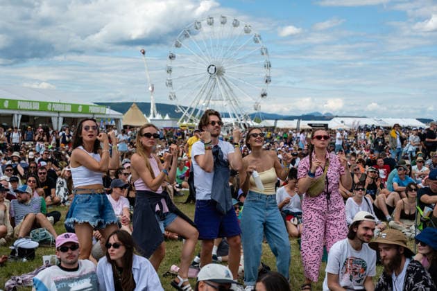 Pohoda festival day 2 in Trencin - 09 Jul 2026 Group of five participants in the crowd seen dancing during the Pohoda Festival 2026 at Trencin Airport. Pohoda festival the biggest open-air summer music festival in Slovakia, celebrates 30th anniversary. Trencin Slovakia Copyright: xTomasxTkacikx xSOPAxImagesx 20260709-Pohoda-day2-10