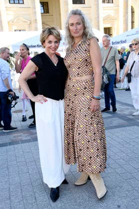 Gisa Zach und Eva Mona Rodekirchen bei der Eröffnung vom Classic Open Air 2026 mit dem Konzerthausorchester unter der Leitung von Joana Mallwitz und mit Star-Pianist Hayato Sumino auf dem Gendarmenmarkt. Berlin, 09.07.2026 *** Gisa Zach and Eva Mona Rodekirchen at the opening of the Classic Open Air 2026 with the Konzerthaus Orchestra, conducted by Joana Mallwitz and featuring star pianist Hayato Sumino, at the Gendarmenmarkt in Berlin, July 9, 2026 Foto:xN.xKubelkax xFuturexImagex classic_6718