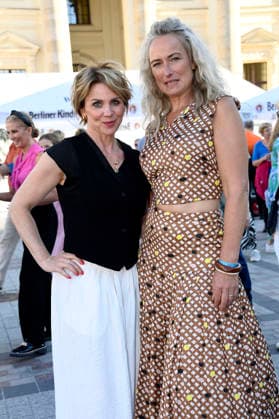 Gisa Zach und Eva Mona Rodekirchen bei der Eröffnung vom Classic Open Air 2026 mit dem Konzerthausorchester unter der Leitung von Joana Mallwitz und mit Star-Pianist Hayato Sumino auf dem Gendarmenmarkt. Berlin, 09.07.2026 *** Gisa Zach and Eva Mona Rodekirchen at the opening of the Classic Open Air 2026 with the Konzerthaus Orchestra, conducted by Joana Mallwitz and featuring star pianist Hayato Sumino, at the Gendarmenmarkt in Berlin, July 9, 2026 Foto:xN.xKubelkax xFuturexImagex classic_6719