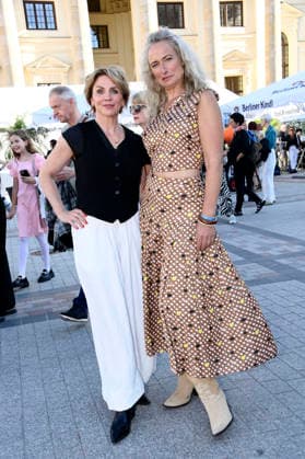 Gisa Zach und Eva Mona Rodekirchen bei der Eröffnung vom Classic Open Air 2026 mit dem Konzerthausorchester unter der Leitung von Joana Mallwitz und mit Star-Pianist Hayato Sumino auf dem Gendarmenmarkt. Berlin, 09.07.2026 *** Gisa Zach and Eva Mona Rodekirchen at the opening of the Classic Open Air 2026 with the Konzerthaus Orchestra, conducted by Joana Mallwitz and featuring star pianist Hayato Sumino, at the Gendarmenmarkt in Berlin, July 9, 2026 Foto:xN.xKubelkax xFuturexImagex classic_6717
