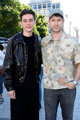 Mike Leon Lichtenberg und Sebastiano Schweitzer bei der Eröffnung vom Classic Open Air 2026 mit dem Konzerthausorchester unter der Leitung von Joana Mallwitz und mit Star-Pianist Hayato Sumino auf dem Gendarmenmarkt. Berlin, 09.07.2026 *** Mike Leon Lichtenberg and Sebastiano Schweitzer at the opening of the Classic Open Air 2026 with the Konzerthaus Orchestra, conducted by Joana Mallwitz and featuring star pianist Hayato Sumino, at the Gendarmenmarkt in Berlin, July 9, 2026 Foto:xN.xKubelkax xFuturexImagex classic_6738