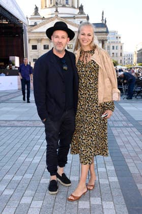 Ben Blümel und Antonia Oelmann bei der Eröffnung vom Classic Open Air 2026 mit dem Konzerthausorchester unter der Leitung von Joana Mallwitz und mit Star-Pianist Hayato Sumino auf dem Gendarmenmarkt. Berlin, 09.07.2026 *** Ben Blümel and Antonia Oelmann at the opening of the Classic Open Air 2026 with the Konzerthaus Orchestra, conducted by Joana Mallwitz and featuring star pianist Hayato Sumino, at the Gendarmenmarkt in Berlin, July 9, 2026 Foto:xN.xKubelkax xFuturexImagex classic_6748