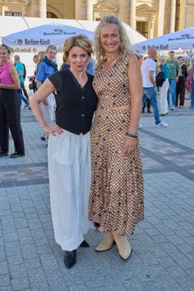 Gisa Zach und Eva Mona Rodekirchen - Eroeffnung des Classic Open Air auf dem Gendarmenmarkt in Berlin am 09.07.2026. Classic Open Air 2026 *** Gisa Zach and Eva Mona Rodekirchen Opening of the Classic Open Air at the Gendarmenmarkt in Berlin on July 9, 2026 Classic Open Air 2026