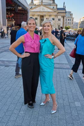 Kerstin Linnartz und Eva Imhof - Eroeffnung des Classic Open Air auf dem Gendarmenmarkt in Berlin am 09.07.2026. Classic Open Air 2026 *** Kerstin Linnartz and Eva Imhof: Opening of the Classic Open Air at the Gendarmenmarkt in Berlin on July 9, 2026 Classic Open Air 2026