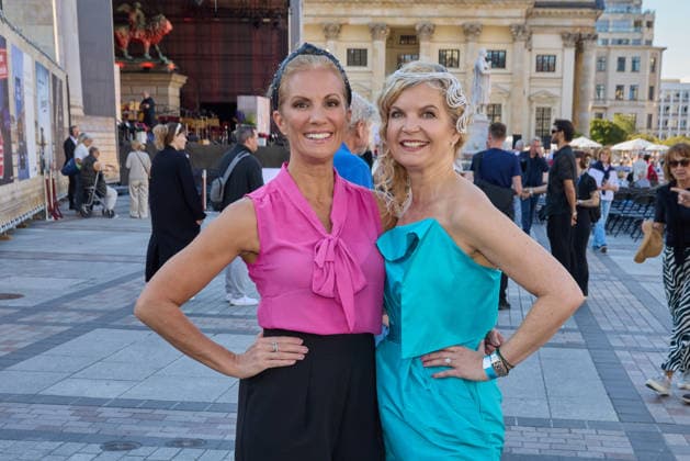 Kerstin Linnartz und Eva Imhof - Eroeffnung des Classic Open Air auf dem Gendarmenmarkt in Berlin am 09.07.2026. Classic Open Air 2026 *** Kerstin Linnartz and Eva Imhof: Opening of the Classic Open Air at the Gendarmenmarkt in Berlin on July 9, 2026 Classic Open Air 2026