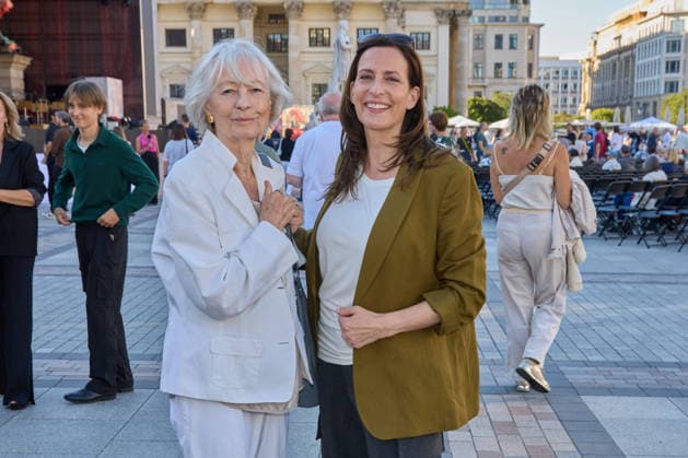 Renate Schubring und Ulrike Frank - Eroeffnung des Classic Open Air auf dem Gendarmenmarkt in Berlin am 09.07.2026. Classic Open Air 2026 *** Renate Schubring and Ulrike Frank: Opening of the Classic Open Air at the Gendarmenmarkt in Berlin on July 9, 2026 Classic Open Air 2026