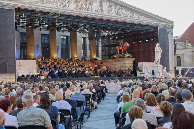 Eroeffnung des Classic Open Air auf dem Gendarmenmarkt in Berlin am 09.07.2026. Classic Open Air 2026 *** Opening of the Classic Open Air at the Gendarmenmarkt in Berlin on July 9, 2026 Classic Open Air 2026