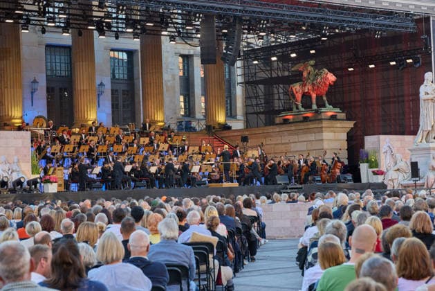 Eroeffnung des Classic Open Air auf dem Gendarmenmarkt in Berlin am 09.07.2026. Classic Open Air 2026 *** Opening of the Classic Open Air at the Gendarmenmarkt in Berlin on July 9, 2026 Classic Open Air 2026