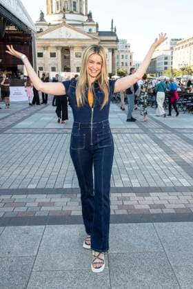 ABB CLASSIC- Nina Ensmann Schauspielerin zu Gast bei der Eroeffnung des Classic Open Air 2026 am Gendarmenmarkt in Berlin am 09.07.2026 Berlin Deutschland *** ABB CLASSIC: Actress Nina Ensmann to appear at the opening of the Classic Open Air 2026 at the Gendarmenmarkt in Berlin on July 9, 2026, Berlin, Germany