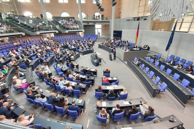 Berlin, Deutschland, 10.07.2026: Deutscher Bundestag: 90. Bundestagssitzung: Blick ins Plenum zu Beginn der Sitzung *** Berlin, Germany, July 10, 2026 German Bundestag 90th Session of the Bundestag A view of the plenary chamber at the start of the session Copyright: xdtsxNachrichtenagenturx dts_126913