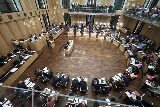 Berlin, Deutschland, 10.07.2026: Bundesrat: 1067. Sitzung des Bundesrates: Blick ins Plenum, am Rednerpult steht Cem Özdemir *** Berlin, Germany, July 10, 2026 Bundesrat 1067th Session of the Bundesrat View of the plenary chamber; Cem Özdemir is at the lectern Copyright: xdtsxNachrichtenagenturx dts_126915