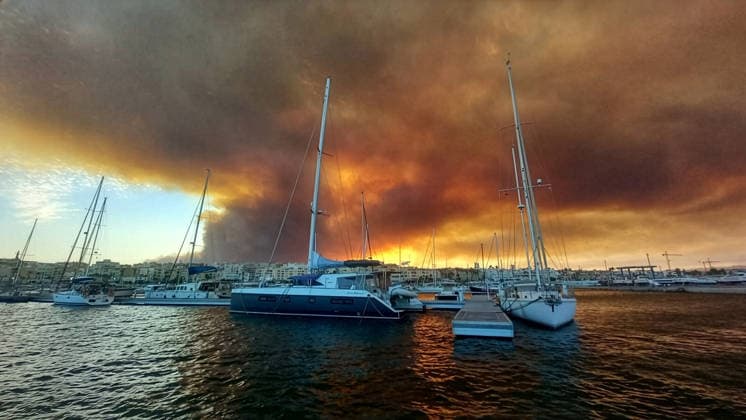 The wildfire in Los Gallardos as seen from the Port of Garrucha, Almería The wildfire in Los Gallardos as seen from the Port of Garrucha, on July 10, 2026, in Garrucha, Almería, Andalusia, Spain. The wildfire that broke out this Thursday, July 9, in the Almería town of Los Gallardos has left eleven dead and eight injured, four of them seriously, according to the latest update, which notes that efforts are ongoing to determine whether there may be more victims. July 10, 2026 Europa Press July 10, 2026 Garrucha, Almería, Andalusia Garrucha, Almería, Andalusia, Spain  Copyright: xEuropaxPressx 7656900