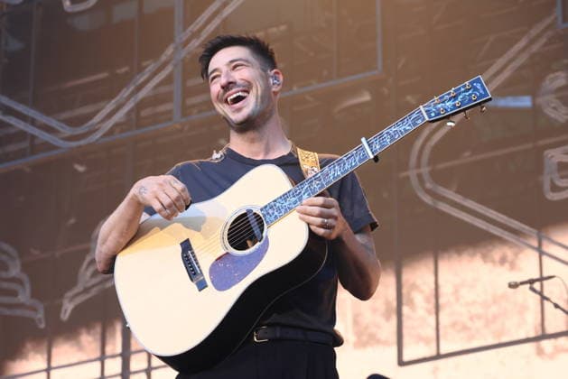 09.07.2026, Mumford & Sons Saenger, Sänger Marcus Mumford, im Konzert live in der Waldbühne, Berlin, Musik, Berlin *** July 9, 2026, Mumford & Sons singer Marcus Mumford, live in concert at the Waldbühne, Berlin, music, Berlin
