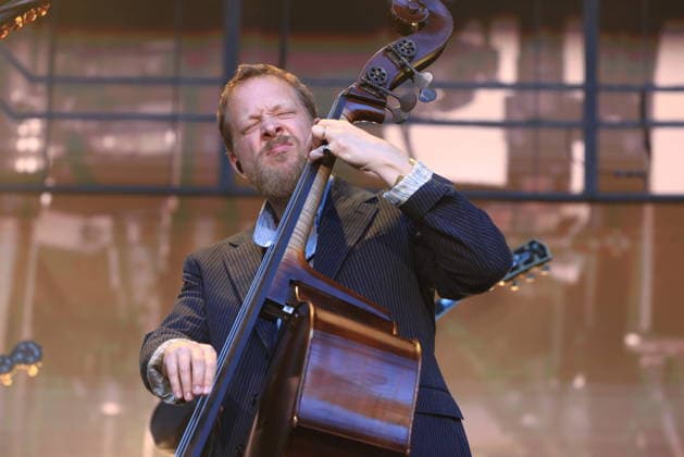 09.07.2026, Mumford & Sons Saenger, Ted Dwayne, im Konzert live in der Waldbühne, Berlin, Musik, Berlin *** July 9, 2026, Mumford & Sons singer Ted Dwayne in concert at the Waldbühne, Berlin, Music, Berlin