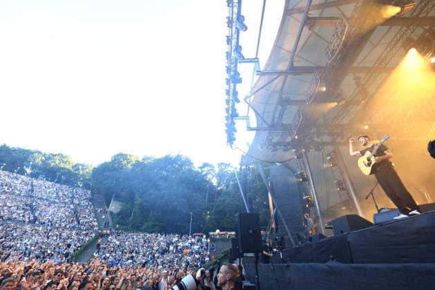 09.07.2026, Mumford & Sons Saenger, Sänger Marcus Mumford, im Konzert live in der Waldbühne, Berlin, Musik, Berlin *** July 9, 2026, Mumford & Sons singer Marcus Mumford, live in concert at the Waldbühne, Berlin, music, Berlin