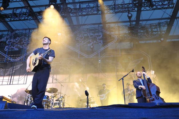 09.07.2026, Mumford & Sons Saenger, Sänger Marcus Mumford, im Konzert live in der Waldbühne, Berlin, Musik, Berlin *** July 9, 2026, Mumford & Sons singer Marcus Mumford, live in concert at the Waldbühne, Berlin, music, Berlin