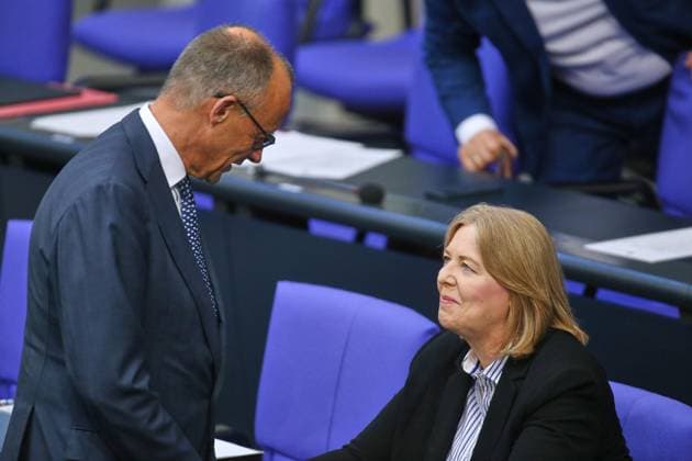 Berlin, Deutschland, 10.07.2026: Deutscher Bundestag: 90. Bundestagssitzung: Bundeskanzler Friedrich Merz (CDU) und Bundesministerin für Arbeit und Soziales Bärbel Bas (SPD) *** Berlin, Germany, July 10, 2026 German Bundestag 90th Session of the Bundestag Chancellor Friedrich Merz (CDU) and Federal Minister of Labor and Social Affairs Bärbel Bas (SPD) Copyright: xdtsxNachrichtenagenturx dts_126928