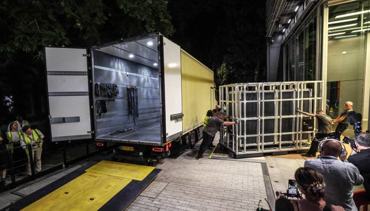 The Bayeux tapestry in UK The Bayeux tapestry enclosed in an especially designed protective case and frame is unloaded from a lorry at the British museum after its journey from the city of Bayeux in Normandy. This is the first time the ancient tapestry has travelled abroad and will be displayed at the British museum in September Photograph by Richard Pohle  Copyright: xRichardxPohlex NINTCHDBPICT001094351208
