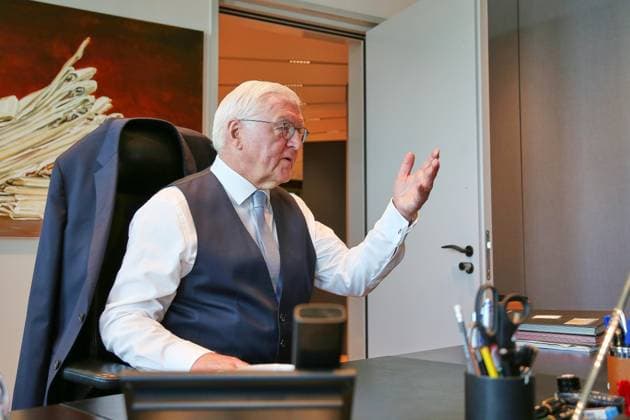 Berlin, Deutschland, 10.07.2026: Spreebogen: Bundespräsident Frank-Walter Steinmeier nimmt Amtsgeschäfte am Spreebogen auf: Erster Tag in seinem neuen Amtszimmer *** Berlin, Germany, July 10, 2026, Spreebogen: Federal President Frank Walter Steinmeier Begins Official Duties at the Spreebogen; First Day in His New Office Copyright: xdtsxNachrichtenagenturx dts_126941