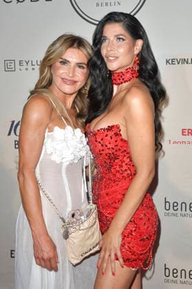Bea Peters und Micaela Schäfer bei der Sommerparty La Grande Bellezza im Restaurant Casa Bellucci. Berlin, 09.07.2026 *** Bea Peters and Micaela Schäfer at the La Grande Bellezza summer party at Casa Bellucci restaurant in Berlin, July 9, 2026 Foto:xM.xBehrensx xFuturexImagex bellucci_6778