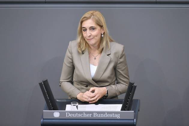 Berlin, Deutschland, 10.07.2026: Deutscher Bundestag: 90. Bundestagssitzung: Bundesministerin für Gesundheit Nina Warken (CDU) *** Berlin, Germany, July 10, 2026 German Bundestag 90th Session of the Bundestag Federal Minister of Health Nina Warken, CDU Copyright: xdtsxNachrichtenagenturx dts_126952