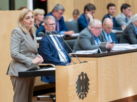 Nina Warken - Rede im Bundesrat EUR, Deutschland, Berlin, 10.07.2026: Abstimmung GVK. Nina Warken (CDU), Bundesministerin für Gesundheit erklärt den Ministerpräsidenten im Bundesrat ihre Reform. *** Nina Warken s Speech in the Bundesrat, Germany, Berlin, July 10, 2026; Vote on the GVK; Nina Warken (CDU), Federal Minister of Health, explains her reform to the state premiers in the Bundesrat