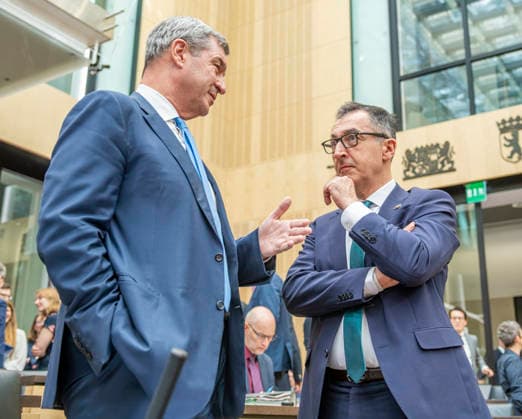 Markus Söder + Cem Örzdemir EUR, Deutschland, Berlin, 10.07.2026: 1067. Sitzung des Bundesrat. Ministerpräsident des Freistaates Bayern - Markus Söder (CSU) im Gespräch mit Cem Özdemir (B90 Die Grünen) Ministerpräsident des Landes Baden-Württemberg. *** Markus Söder, Cem Özdemir, EUR, Germany, Berlin, July 10, 2026, 1067th Session of the Bundesrat; Markus Söder, Minister-President of the Free State of Bavaria (CSU), in conversation with Cem Özdemir (B90, The Greens), Minister-President of the State of Baden-Württemberg