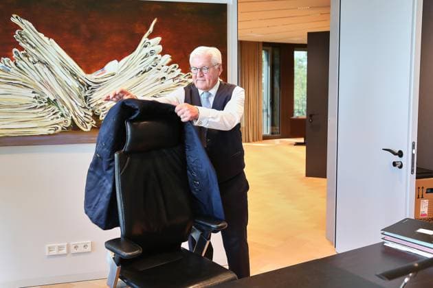 Berlin, Deutschland, 10.07.2026: Spreebogen: Bundespräsident Frank-Walter Steinmeier nimmt Amtsgeschäfte am Spreebogen auf: Erster Tag in seinem neuen Amtszimmer *** Berlin, Germany, July 10, 2026, Spreebogen: Federal President Frank Walter Steinmeier Begins Official Duties at the Spreebogen; First Day in His New Office Copyright: xdtsxNachrichtenagenturx dts_126970
