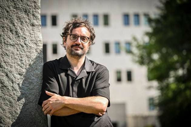 Entertainment Bilder des Tages Erste Begegnung mit dem neuen Intendanten des Essener Aalto-Theaters. Julien Chavaz wird ab der Spielzeit 2028 29 Intendant am Essener Aalto-Theater. ** NUR FÜR REDAKTIONELLE ZWECKE ** EDITORIAL USE ONLY **<p>Julien Chavaz steht vor dem Aalto-Theater am Freitag, dem 10 07 2026. Erste Begegnung mit dem neuen Intendanten des Essener Aalto-Theaters. Julien Chavaz wird ab der Spielzeit 2028 29 Intendant am Essener Aalto-Theater. Deutschland NRW Essen Copyright: KerstinxKokoska *** First Meeting with the New Artistic Director of Essen’s Aalto Theater: Julien Chavaz Will Become Artistic Director of Essen’s Aalto Theater Starting in the 2028–29 Season ** FOR EDITORIAL USE ONLY ** EDITORIAL USE ONLY ** p Julien Chavaz stands in front of the Copyright: KerstinxKokoska doc86nl5svc6v81iwddnb06 ,EDITORIAL USE ONLY