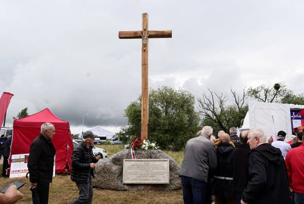 85th anniversary of the Jedwabne massacre Photo: Anita Walczewska East News, The 85th anniversary of the Jedwabne massacre, at 10 July 2026 in northeastern Poland. A tragedy took place on 1941 during the German occupation of Poland. In contrast to the official commemorations, Grzegorz Braun?s Confederation of the Polish Crown - a far-right politician who questions the role of Poles in the murder of hundreds of Jews - is organizing its own event. Pictured: a cross, erected by right-wing politicians on a plot of land adjacent to the road leading to the memorial to the murdered Jews. EN_01680706_0044 