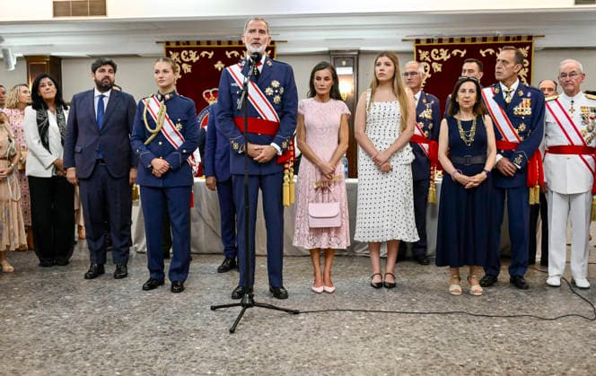 Presentation of Royal Letters of Appointment at the General Academy of Air and Space i d The president of the Region of Murcia, Fernando López Miras; Princess Leonor; King Felipe VI; Queen Letizia; Infanta Sofía; and the Minister of Defense, Margarita Robles, during the presentation of Royal Commissions at the General Air and Space Academy (AGA), on July 10, 2026, in Santiago de la Ribera, Murcia, Spain. At this ceremony, which marks the end of the academic year, the monarchs and officials presented lieutenant commissions to 111 cadets graduating from the academy. JULY 10, 2026 Kiko Asunción Santiago de la Ribera, Murcia Santiago de la Ribera, Murcia, Spain  Copyright: xKikoxAsuncionx 7657434