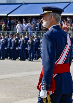 Ceremony for the Awarding of Royal Commissions at the General Academy of Air and Space: King Felipe VI during the ceremony for the awarding of Royal Commissions at the General Academy of Air and Space (AGA) on July 10, 2026, in Santiago de la Ribera, Murcia, Spain. At this ceremony, which marks the end of the academic year, the monarchs and officials presented lieutenant commissions to 111 cadets graduating from the academy. July 10, 2026 Kiko Asunción Santiago de la Ribera, Murcia Santiago de la Ribera, Murcia, Spain  Copyright: xKikoxAsuncionx 7657454