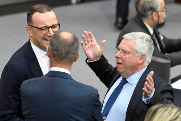 Jens Spahn, Friedrich Merz und Jürgen Hardt in der 90. Sitzung des 21. Deutschen Bundestages im Reichstagsgebäude. Berlin, 10.07.2026 *** Jens Spahn, Friedrich Merz, and Jürgen Hardt at the 90th session of the 21st German Bundestag in the Reichstag building in Berlin, July 10, 2026 Foto:xF.xKernx xFuturexImagex bundestagssitzung90_6724
