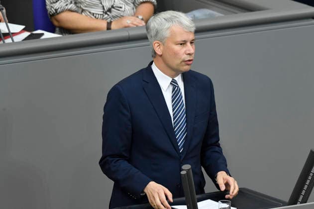 Steffen Bilger in der 90. Sitzung des 21. Deutschen Bundestages im Reichstagsgebäude. Berlin, 10.07.2026 *** Steffen Bilger at the 90th session of the 21st German Bundestag in the Reichstag building in Berlin, July 10, 2026 Foto:xF.xKernx xFuturexImagex bundestagssitzung90_6736