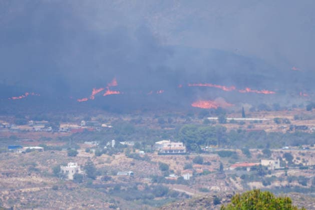 Fire in Los Gallardos, Almería: Image of the wildfire that broke out in the Los Gallardos area of Almería on July 10, 2026, in Los Gallardos, Almería, Andalusia, Spain. The wildfire that broke out this Thursday, July 9, in the Almería town of Los Gallardos has left eleven dead and eight injured, four of whom are in serious condition, according to the latest update, which notes that efforts are ongoing to determine whether there may be more victims, as 19 people are currently missing. In addition, some 200 personnel from the Military Emergency Unit (UME) have been deployed around the wildfire, which is showing an unfavorable trend. JULY 10, 2026 Francisco J Los Gallardos, Almería, Andalusia Los Gallardos, Almería, Andalusia Spain  Copyright: xFranciscoxJ.xOlmox 7657677