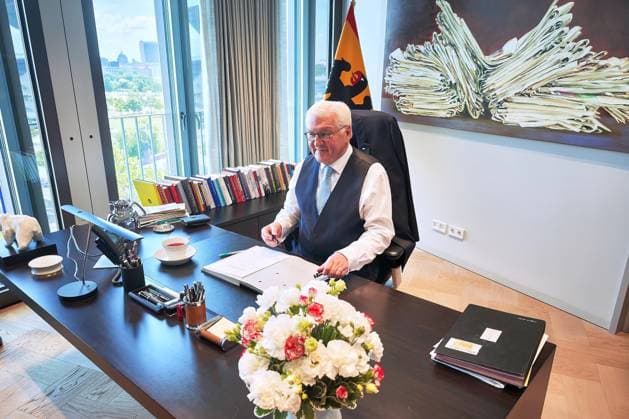 Berlin, Deutschland, 10.07.2026: Spreebogen: Bundespräsident Frank-Walter Steinmeier nimmt Amtsgeschäfte am Spreebogen auf: Erster Tag in seinem neuen Amtszimmer *** Berlin, Germany, July 10, 2026, Spreebogen: Federal President Frank Walter Steinmeier Begins Official Duties at the Spreebogen; First Day in His New Office Copyright: xdtsxNachrichtenagenturx dts_126997