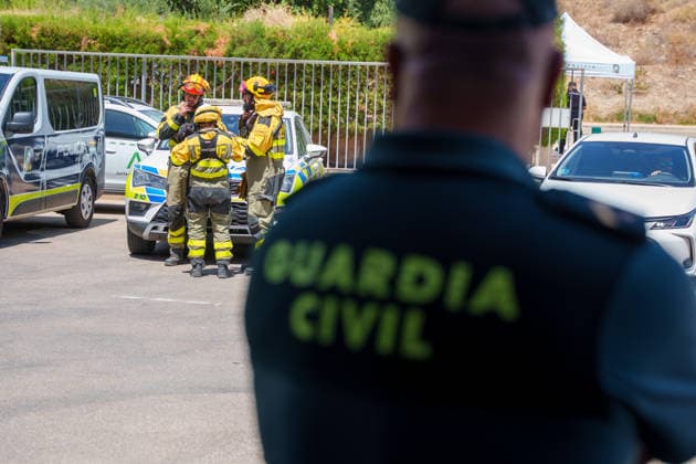 Wildfire in Los Gallardos, Almería: The president of the Regional Government of Andalusia, Juanma Moreno, at the forward command post set up at the Turre fire station to coordinate firefighting and protection efforts in response to the wildfire, on July 10, 2026, in Los Gallardos, Almería, Andalusia, Spain. The wildfire that broke out this Thursday, July 9, in the Almería town of Los Gallardos has left eleven dead and eight injured, four of them seriously, according to the latest update, which notes that efforts are ongoing to determine whether there may be more victims, as 19 people are currently missing. In addition, some 200 personnel from the Military Emergency Unit (UME) have been deployed around the wildfire, which is showing an unfa  Copyright: xFranciscoxJ.xOlmox 7657811