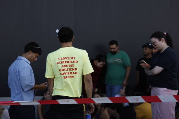 News Bilder des Tages STOCKHOLM, SVERIGE 20260710 Fans köar utanför Strawberry arena inför Bad Bunnys första konsert i Stockholm under fredagen. STOCKHOLM SVERIGE x12190x *** STOCKHOLM, SWEDEN 20260710 Fans line up outside Strawberry Arena ahead of Bad Bunny s first concert in Stockholm on Friday STOCKHOLM SWEDEN x12190x  Copyright: xViktoriaxBank TTx BAD BUNNY KONSERT FANS TgSG-E3Yt2g