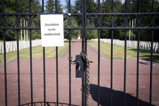 LEUSDEN - Approximately 150 gravestones at the Soviet War Cemetery in Leusden have been defaced with red paint. The graves bear texts directed against both the Russian and Ukrainian presidents, and Islam. JEROEN JUMELET ANP netherlands out - belgium out  Copyright: xx x563280579x originalFilename: 563280579.jpg
