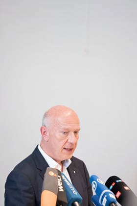Berlin,10.07.2026,Berlins Regierender Bürgermeister Kai Wegner (CDU) wird bei der Abgeordnetenhauswahl am 20. September 2026 nicht erneut als Spitzenkandidat der CDU antreten. Das gab er am Freitagnachmittag auf einer kurzfristig anberaumten Pressekonferenz bekannt. Mit diesem Schritt reagiert Wegner auf den wachsenden Druck und die zunehmenden Rücktrittsforderungen aus den eigenen Reihen. *** Berlin, July 10, 2026,Berlin’s Governing Mayor Kai Wegner (CDU) will not run again as the CDU’s top candidate in the House of Representatives election on September 20, 2026. He announced this on Friday afternoon at a press conference called on short notice. With this move, Wegner is responding to growing pressure and the increasing calls for his re