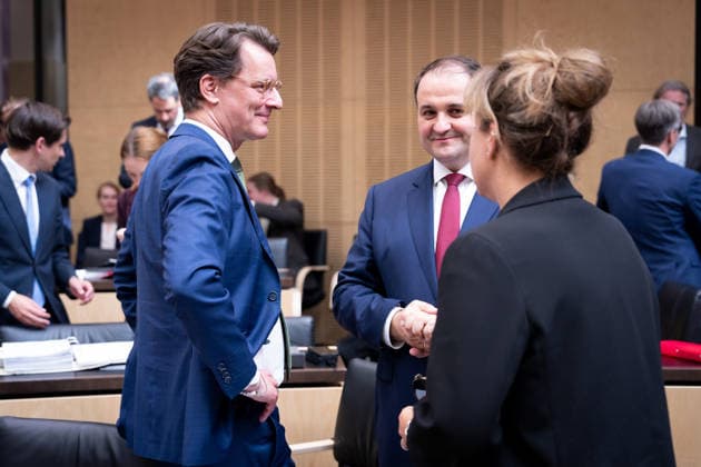 Sitzung, Bundesrat, Berlin Sitzung, Bundesrat, Berlin, Ministerpräsident, Hendrik Wüst, Mona Neubaur Berlin Berlin GER *** Meeting, Bundesrat, Berlin Meeting, Bundesrat, Berlin, Minister-President, Hendrik Wüst, Mona Neubaur Berlin Berlin GER