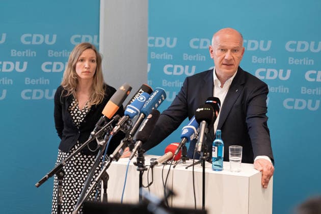 Berlin,10.07.2026,Berlins Regierender Bürgermeister Kai Wegner (CDU) wird bei der Abgeordnetenhauswahl am 20. September 2026 nicht erneut als Spitzenkandidat der CDU antreten. Das gab er am Freitagnachmittag auf einer kurzfristig anberaumten Pressekonferenz bekannt. Mit diesem Schritt reagiert Wegner auf den wachsenden Druck und die zunehmenden Rücktrittsforderungen aus den eigenen Reihen. Ottilie Klein *** Berlin, July 10, 2026,Berlin’s Governing Mayor Kai Wegner (CDU) will not run again as the CDU’s top candidate in the House of Representatives election on September 20, 2026. He announced this on Friday afternoon at a press conference called on short notice. With this move, Wegner is responding to growing pressure and the increasing ca