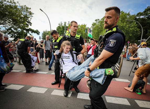 July 10, 2026, Berlin, Berlin, Germany: BERLIN, GERMANY - JULY 10, 2026: Police officers forcibly remove and detain pro-Palestinian activists during a protest outside a Rheinmetall facility in BerlinÃ¢â‚¬â ¢s Wedding district. Demonstrators were protesting German arms production, weapons exports and military support for Israel. Berlin Germany  - ZUMAa268 20260710_zip_a268_016 Copyright: xAbdelrahmanxAlkahloutx
