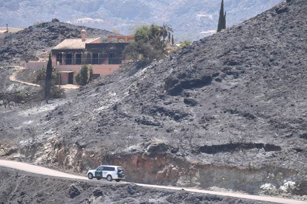 Fire in Los Gallardos, Almería: A house burned to the ground in the wildfire on July 10, 2026, in Los Gallardos, Almería, Andalusia, Spain. The wildfire that broke out this Thursday, July 9, in the Almería town of Los Gallardos has left eleven dead and eight injured, four of them seriously, according to the latest update, which notes that efforts are ongoing to determine whether there may be more victims, as 19 people are currently missing. Additionally, some 200 personnel from the Military Emergency Unit (UME) have been deployed around the wildfire, which is spreading rapidly. JULY 10, 2026 Javi Carrión 10 07 2026 Los Gallardos, Almería, Andaluci Los Gallardos, Almería, Andaluci Spain  Copyright: xJavixCarrionx 7657957