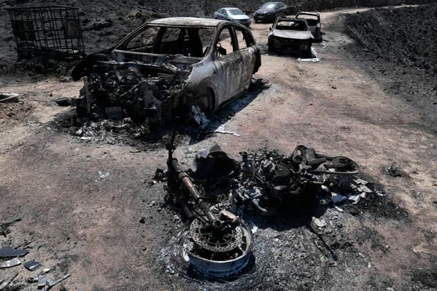 Fire in Los Gallardos, Almería: Several vehicles destroyed in the wildfire, July 10, 2026, in Los Gallardos, Almería, Andalusia, Spain. The wildfire that broke out this Thursday, July 9, in the Almería town of Los Gallardos has left eleven dead and eight injured, four of them seriously, according to the latest update, which notes that efforts are ongoing to determine whether there may be more victims, as 19 people are currently missing. Additionally, some 200 personnel from the Military Emergency Unit (UME) have been deployed around the wildfire, which is spreading rapidly. JULY 10, 2026 Javi Carrión 10 07 2026 Los Gallardos, Almería, Andaluci Los Gallardos, Almería, Andaluci Spain  Copyright: xJavixCarrionx 7657990