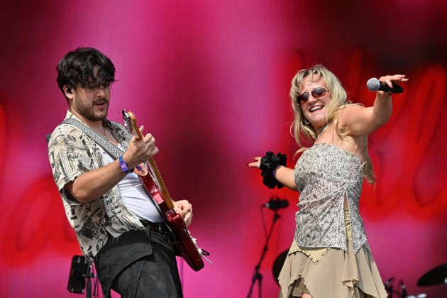 Mae Hill and her Guitarist Performing at BST Hyde Park, London on the 10th July 2026 Mae Hill and her Guitarist Performing at BST Hyde Park, London on the 10th July 2026, Credit:Laura Rose Avalon United Kingdom, London  Copyright: xLauraxRosex xAvalonx 1115747369