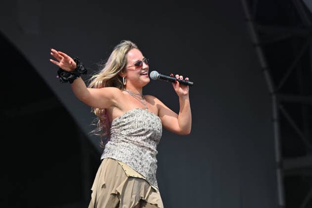 Mae Hill Performing at BST Hyde Park, London on the 10th July 2026 Mae Hill Performing at BST Hyde Park, London on the 10th July 2026, Credit:Laura Rose Avalon United Kingdom, London  Copyright: xLauraxRosex xAvalonx 1115747534